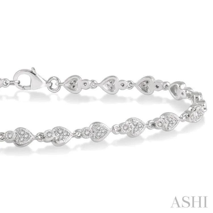 1/3 Ctw Heart Charm Round Cut Diamond Link Bracelet in 10K White Gold