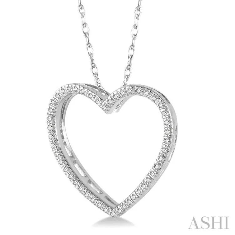 1/6 Ctw Heart Round Cut Diamond Pendant With Link Chain in 10K White Gold