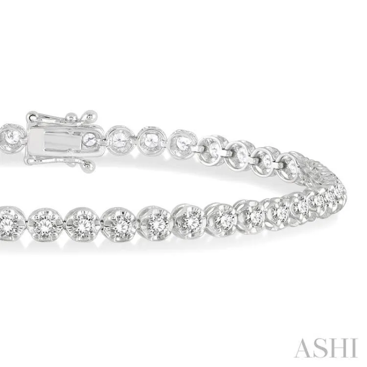 2 Ctw Round Cut Diamond Illusion Bracelet in 10K White Gold