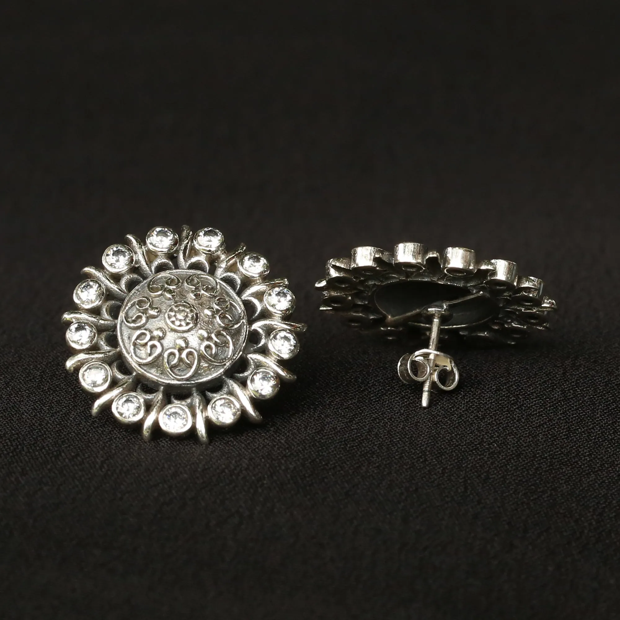 925 Silver Antique Look Zircon Stud