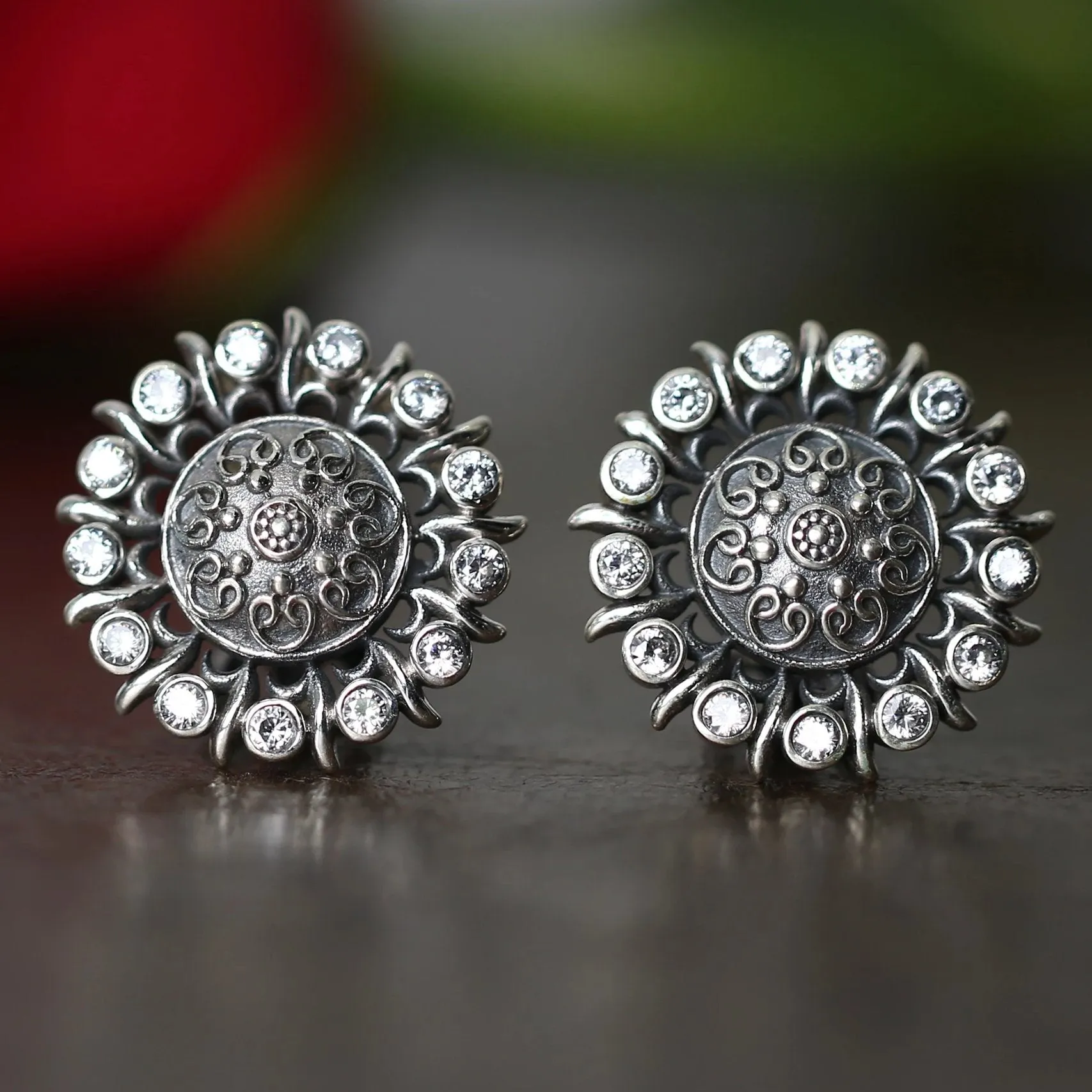 925 Silver Antique Look Zircon Stud