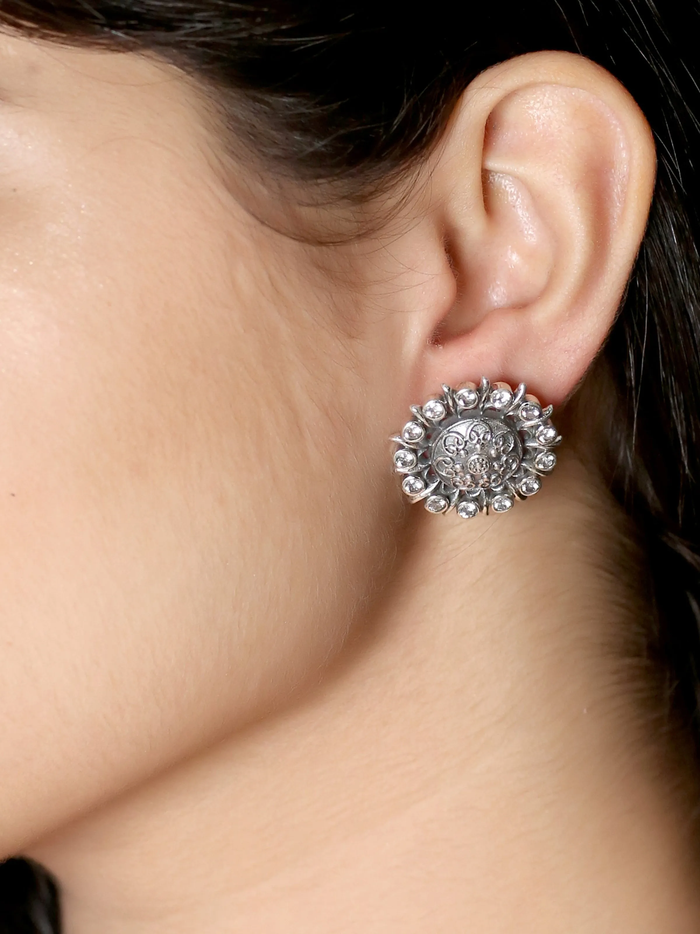 925 Silver Antique Look Zircon Stud