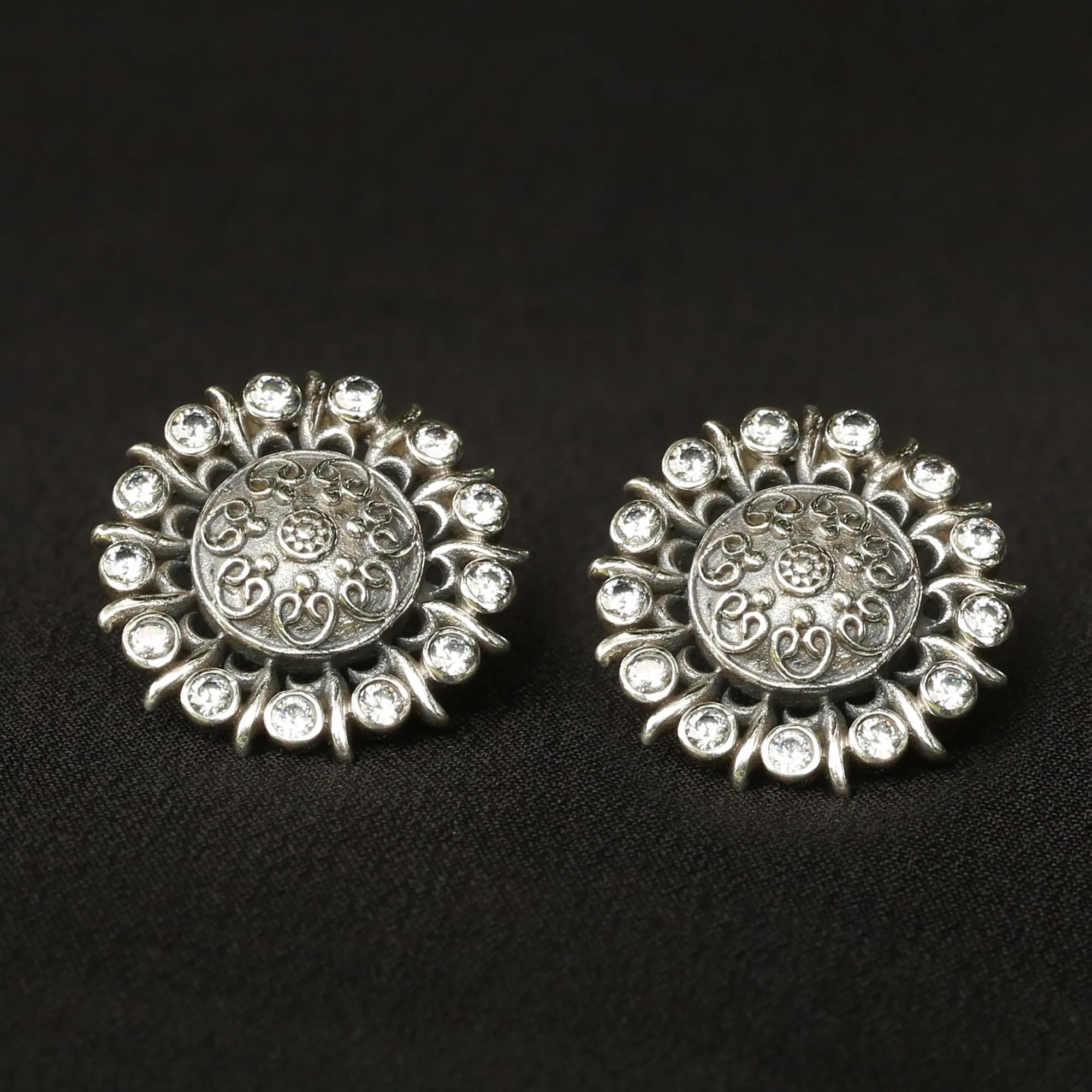 925 Silver Antique Look Zircon Stud