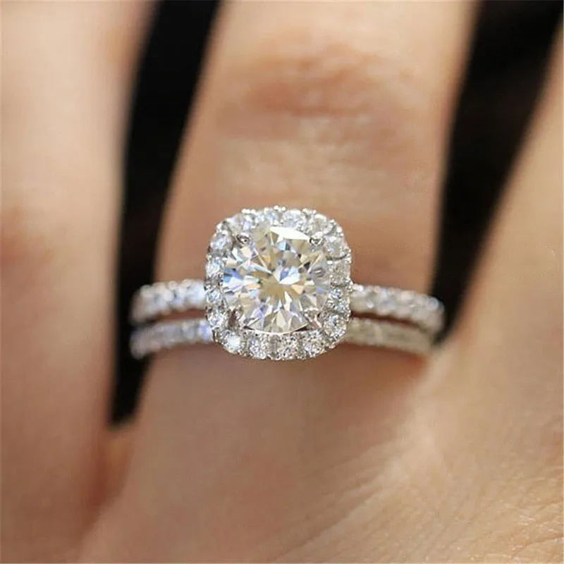 Engagement Jewelry Classic Straight Band Rings with Round Cut Zircon in Silver Color