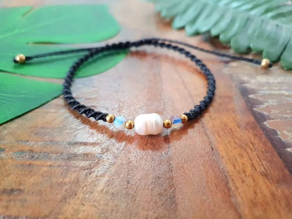 June birthstone bracelet, pearl moonstone bracelet, June birthday, macrame bracelet for women, beaded boho Thai bracelet, minimalist jewellery