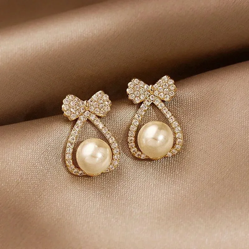 Korean Fashion Elegant Geometric Heart Ear Studs Women Simple Design Pearl Zircon Rhombic Stud Earrings Delicate Jewelry Gifts