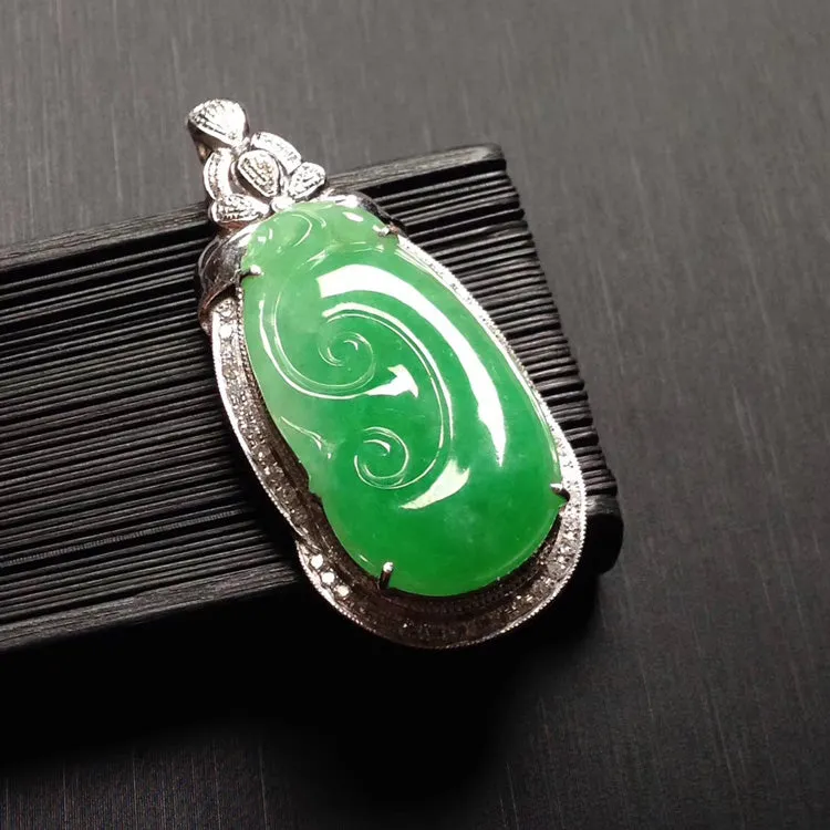 Natural Jade Pendant Jadeite Gold Ruyi Pendant PT450