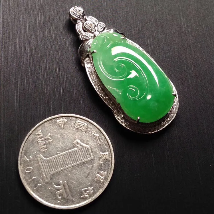 Natural Jade Pendant Jadeite Gold Ruyi Pendant PT450