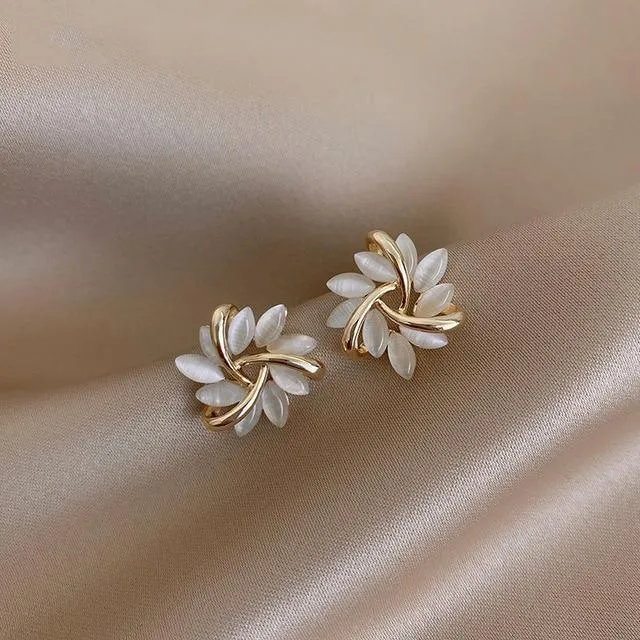 Petal Circle Stud Earrings For Women Elegant and Exquisite Opal Earrings