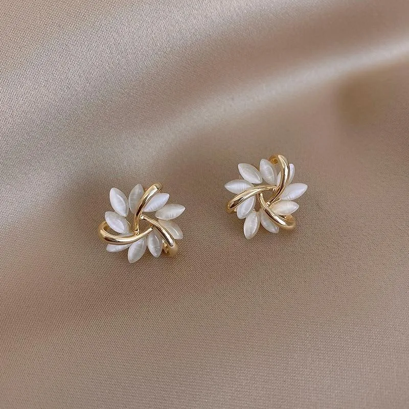 Petal Circle Stud Earrings For Women Elegant and Exquisite Opal Earrings