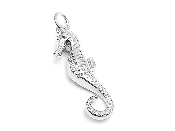 Serene Seahorse Pendant