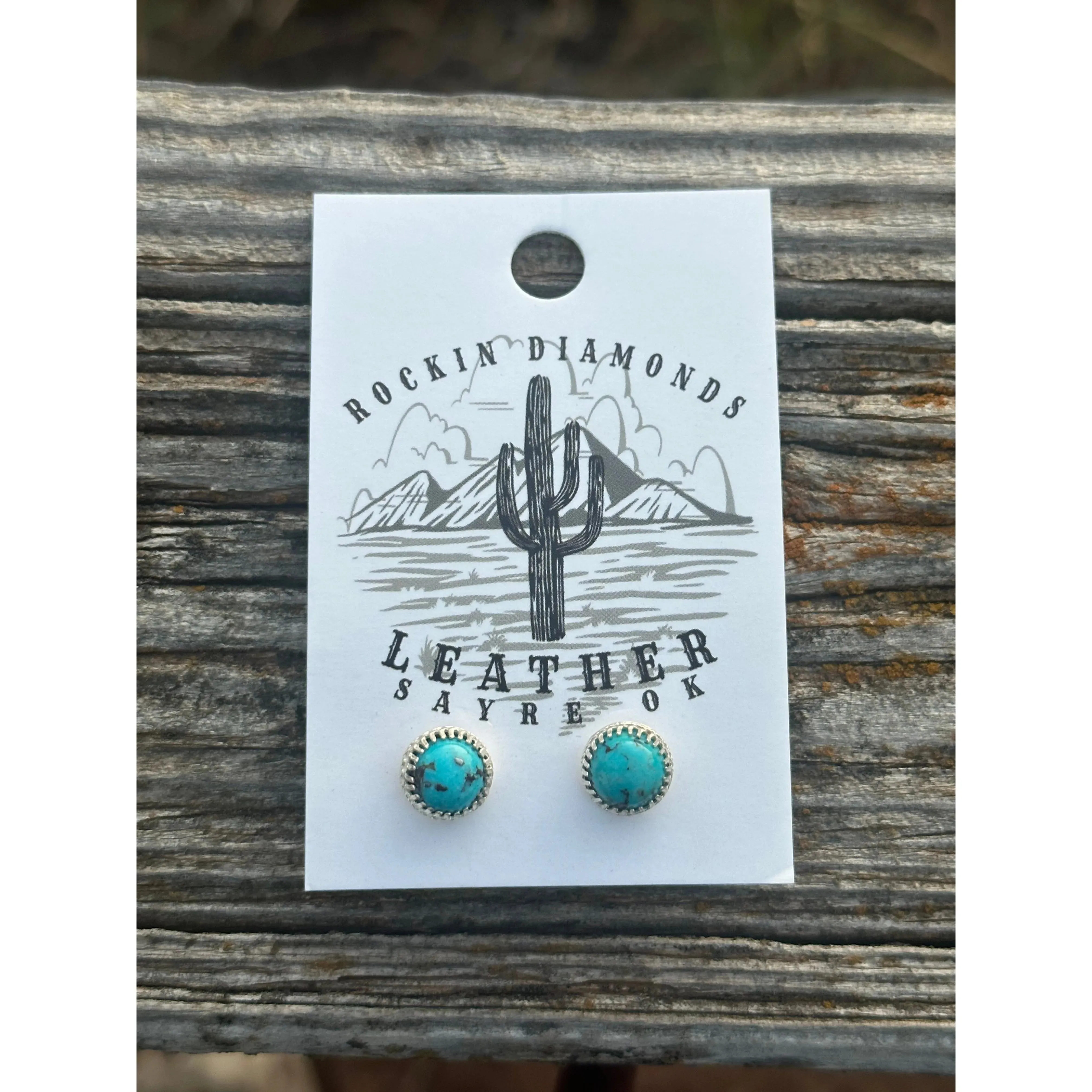 Turquoise stud earrings 8mm