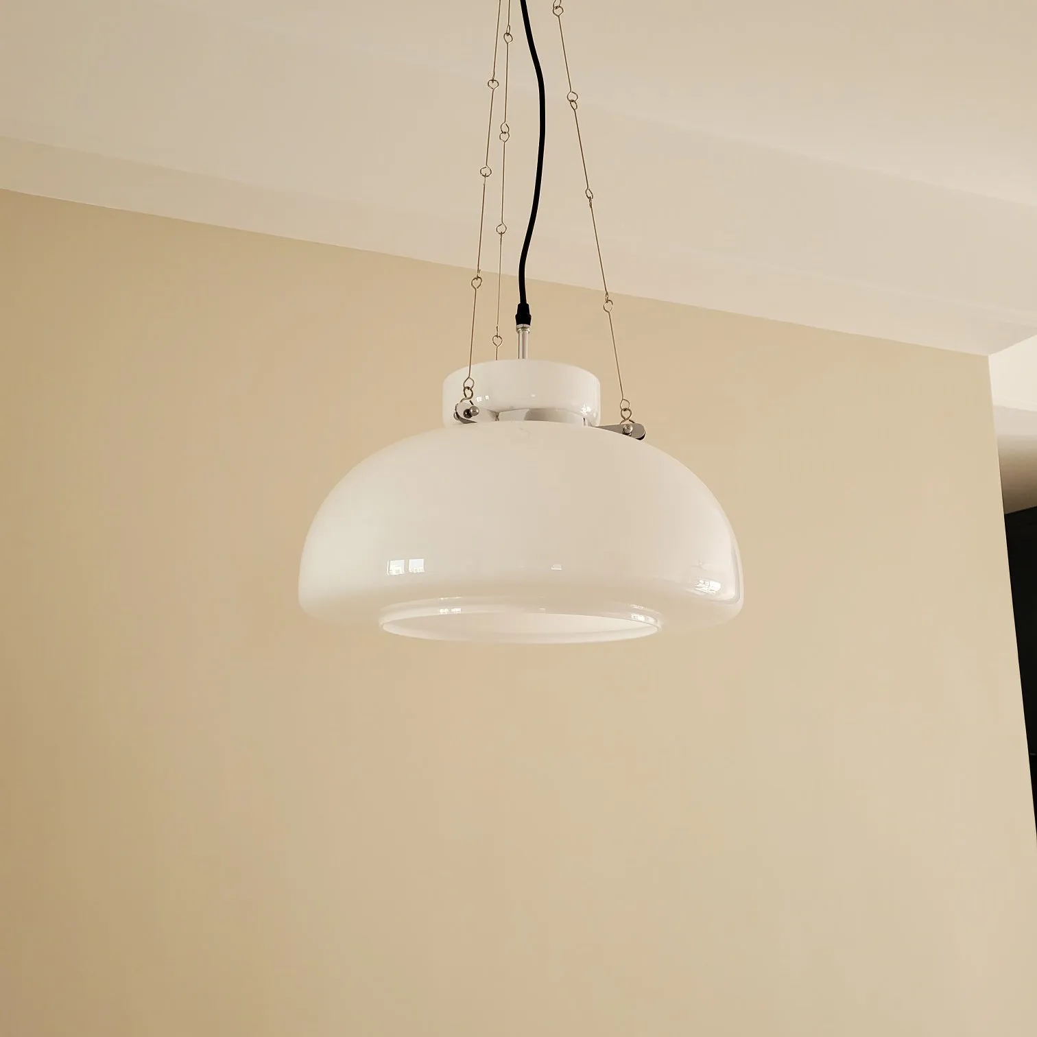 White Glass Pendant Lamp